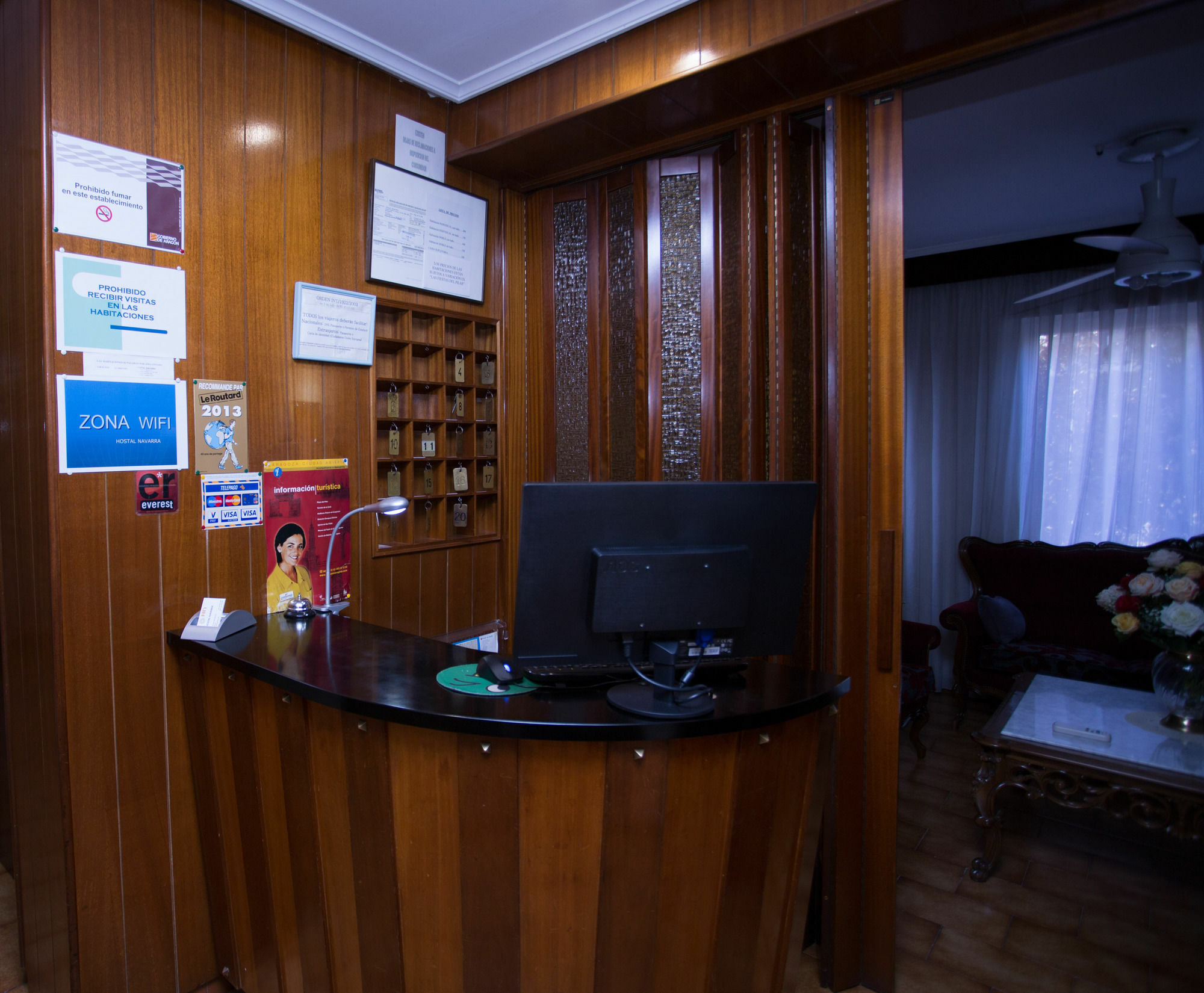 Hostal Navarra Сарагоса Екстериор снимка